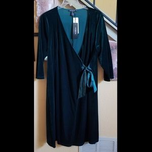 Rich Green Holiday Velvet Wrap Dress